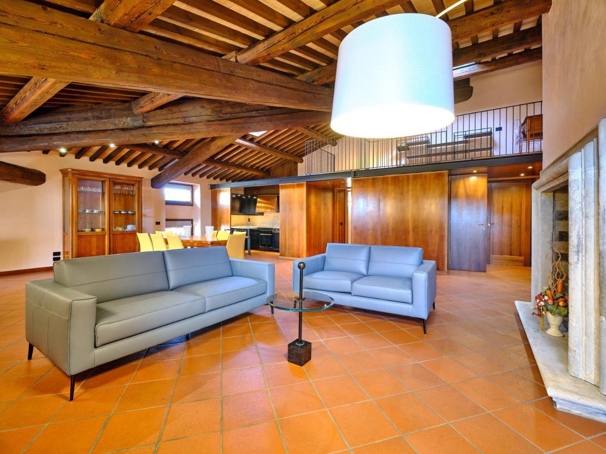 Apartmentsarena - Residenza Degli Scaligeri - Piazza Erbe Verona Bagian luar foto