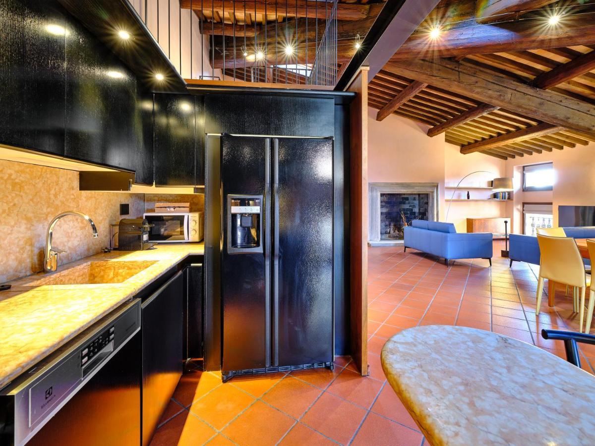 Apartmentsarena - Residenza Degli Scaligeri - Piazza Erbe Verona Bagian luar foto