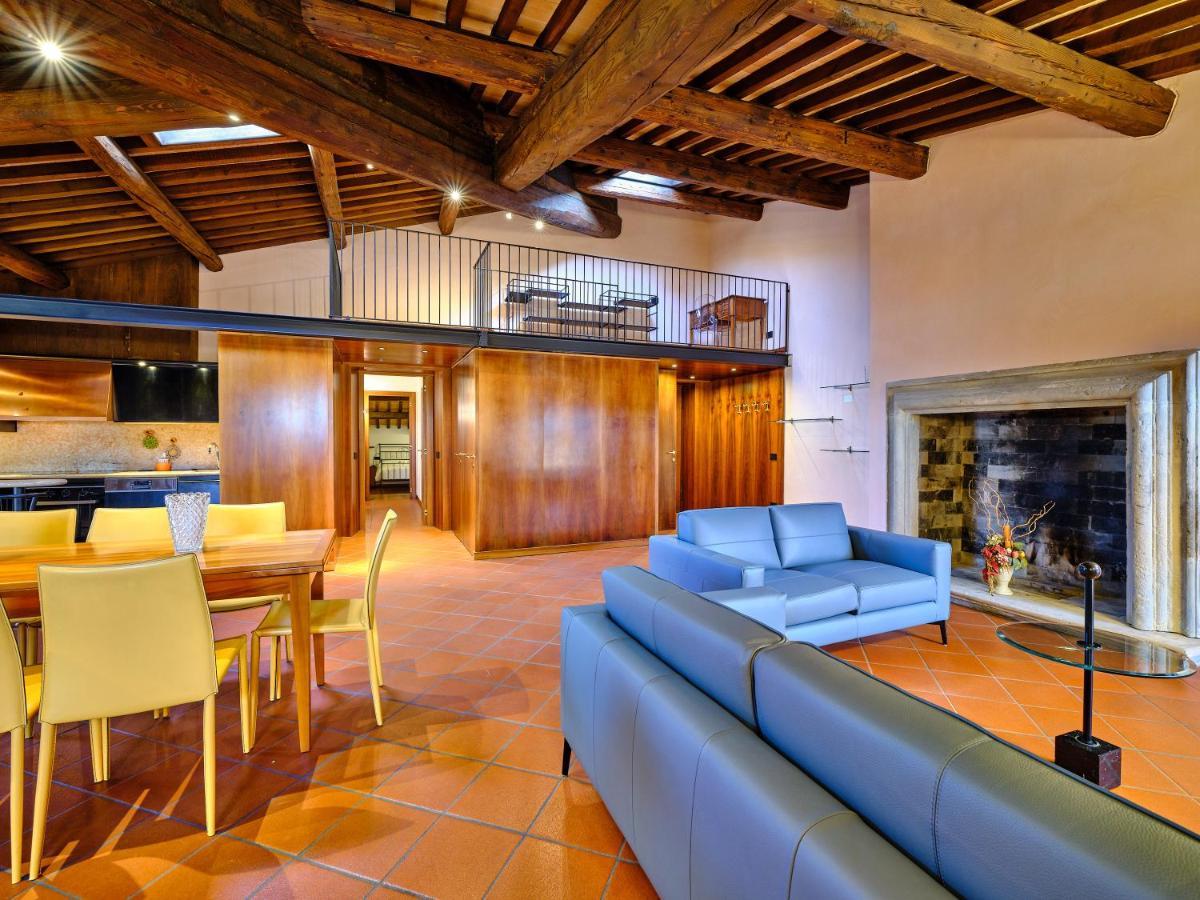 Apartmentsarena - Residenza Degli Scaligeri - Piazza Erbe Verona Bagian luar foto